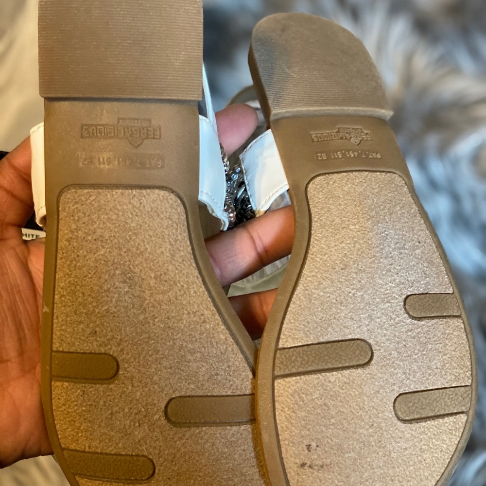 Sandals - Picture 5 of 5